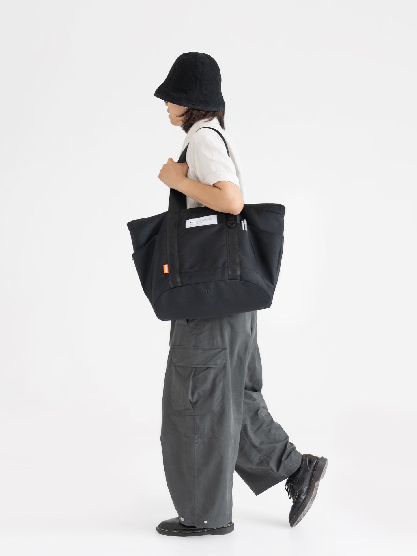 2-in-1 Dog & Commuter Tote | Holds 7kg Pet | Converts to a Cozy Bed | Spacious & Practical